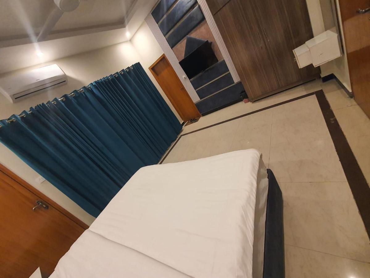 Rose Valet Guest House Iszlámábád Kültér fotó